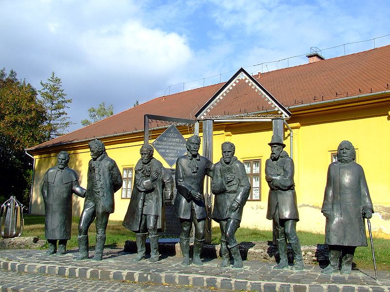 /uploads/2020/09/800px-Nagy_tanari_kar_Nagykoros.jpg